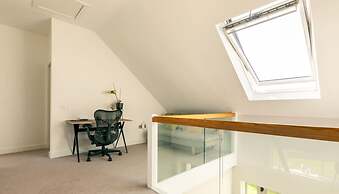 Luxury Home With Garden Gym Roof Terrace