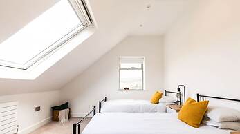 Luxury Home With Garden Gym Roof Terrace