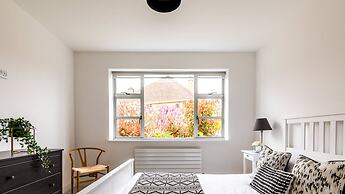 Luxury Home With Garden Gym Roof Terrace