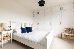 Luxury Home With Garden Gym Roof Terrace