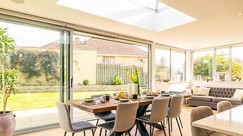 Luxury Home With Garden Gym Roof Terrace