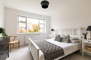 Luxury Home With Garden Gym Roof Terrace