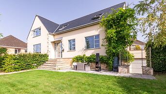 Luxury Home With Garden Gym Roof Terrace