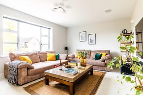 Luxury Home With Garden Gym Roof Terrace