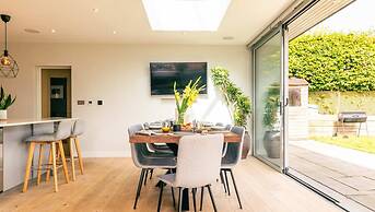 Luxury Home With Garden Gym Roof Terrace