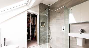 Luxury Home With Garden Gym Roof Terrace