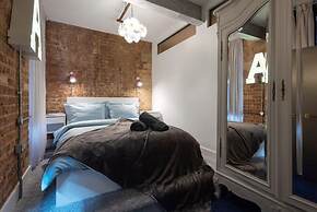 Luxurious Loft Central Soho - 3 Bedrooms Office