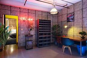 Luxurious Loft Central Soho - 3 Bedrooms Office