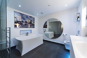 Luxurious Loft Central Soho - 3 Bedrooms Office