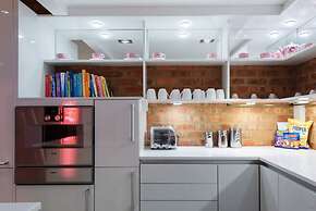 Luxurious Loft Central Soho - 3 Bedrooms Office