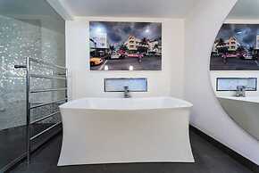 Luxurious Loft Central Soho - 3 Bedrooms Office