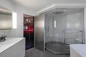 Luxurious Loft Central Soho - 3 Bedrooms Office