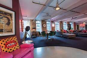 Luxurious Loft Central Soho - 3 Bedrooms Office