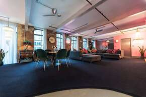 Luxurious Loft Central Soho - 3 Bedrooms Office