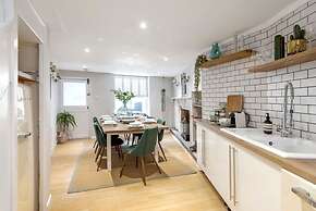 Divine Georgian Townhouse in the Heart of Bath