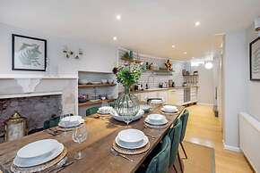 Divine Georgian Townhouse in the Heart of Bath