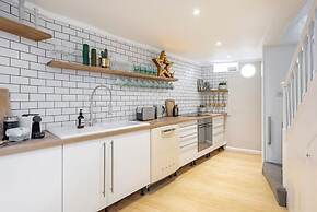 Divine Georgian Townhouse in the Heart of Bath