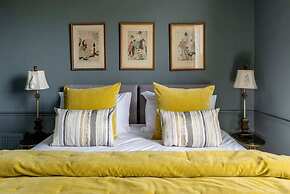 Divine Georgian Townhouse in the Heart of Bath