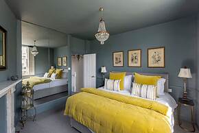 Divine Georgian Townhouse in the Heart of Bath