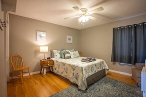 Lovely 3 Bedroom First Floor Condo on Golf Course