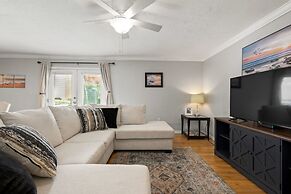 Lovely 3 Bedroom First Floor Condo on Golf Course