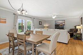 Lovely 3 Bedroom First Floor Condo on Golf Course