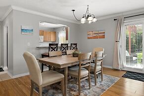 Lovely 3 Bedroom First Floor Condo on Golf Course