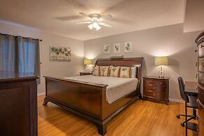 Lovely 3 Bedroom First Floor Condo on Golf Course