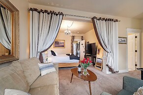 The Orenco Station Hotel