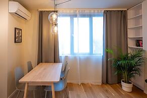 Design 1bdr Apartment Near City Center