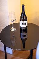 Design 1bdr Apartment Near City Center