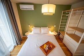 Design 1bdr Apartment Near City Center