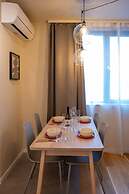 Design 1bdr Apartment Near City Center
