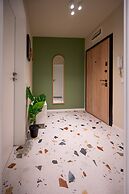 Design 1bdr Apartment Near City Center