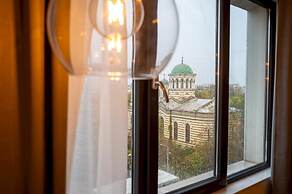 Design 1bdr Apartment Near City Center