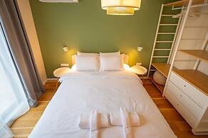 Design 1bdr Apartment Near City Center