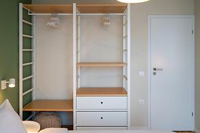 Design 1bdr Apartment Near City Center