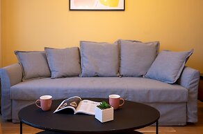 Design 1bdr Apartment Near City Center