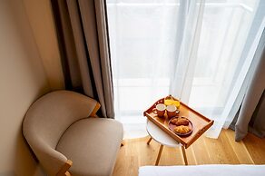 Design 1bdr Apartment Near City Center