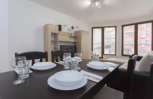 Bright 1bdr Apartment Near Center - Free Parking