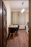 Design 1bdr Apartment in Top Center - Free Parking