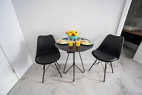 140 SQM Apartment With 4 Units - Great FOR Groups