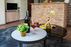Design Studio Apartment Near the Center