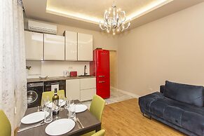 Elegant 2bdr Apartment With a Balcony