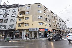 Elegant 2bdr Apartment With a Balcony