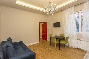 Elegant 2bdr Apartment With a Balcony