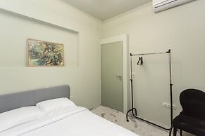 Elegant 2bdr Apartment With a Balcony