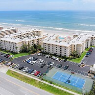 Ocean View 5th Floor Castle Reef Condo Overlooking Pool and Beach Cr52