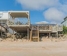 Gorgeous Direct Oceanfront Endless Summer Cottage 6877s