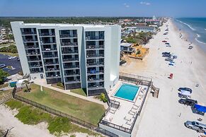 Ocean View With a Beachfront Pool at Ocean Trillium Condo 701